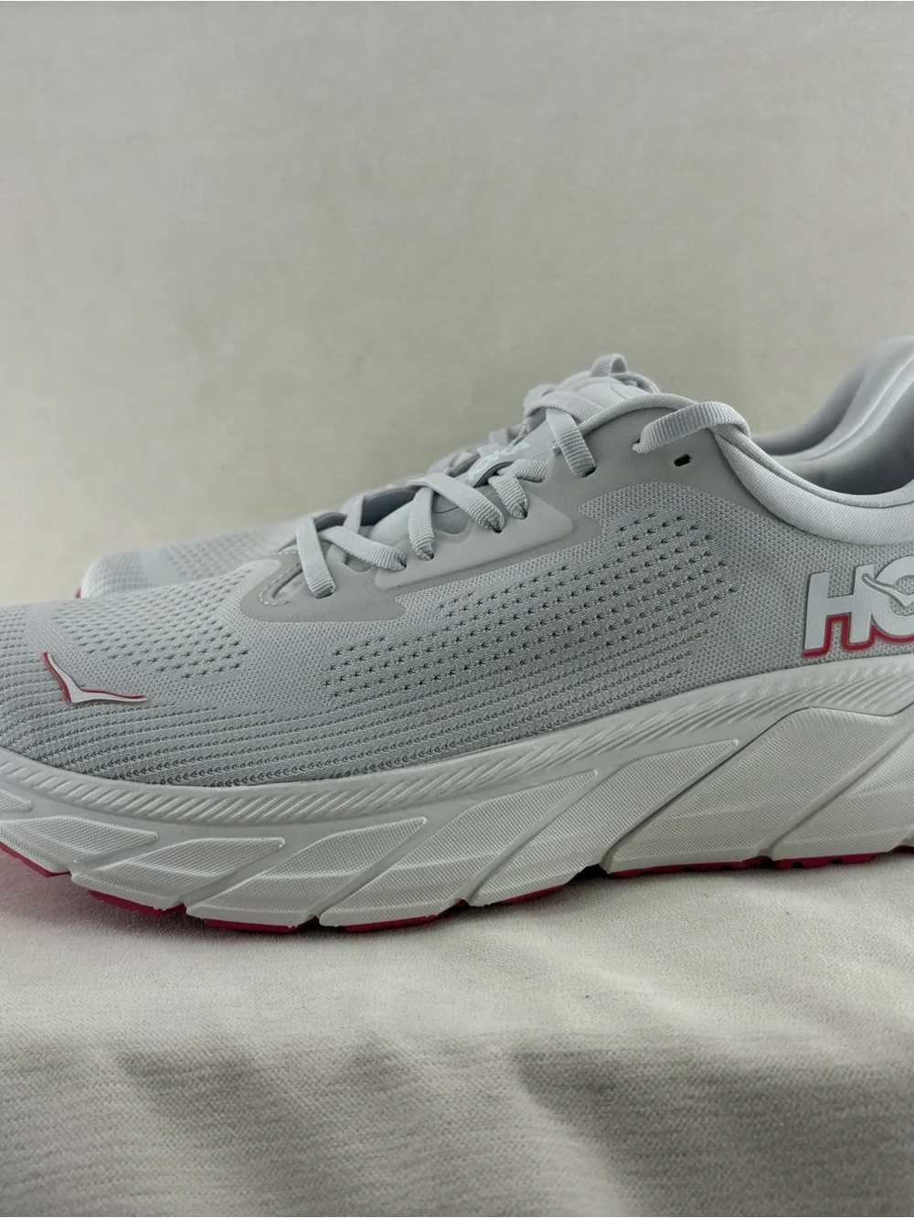 Hoka Arahi 7 grey Running Shoes women’s 12D/ men’s 11 / 45 1/3 NEW